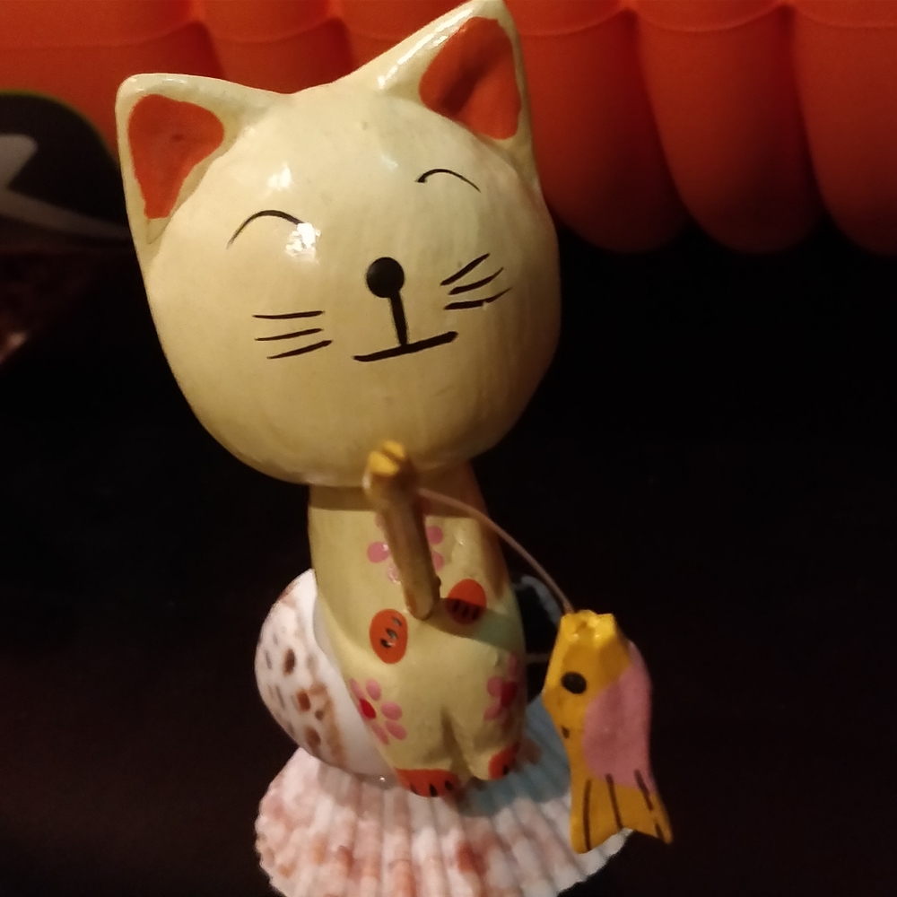 Assorted trinkets